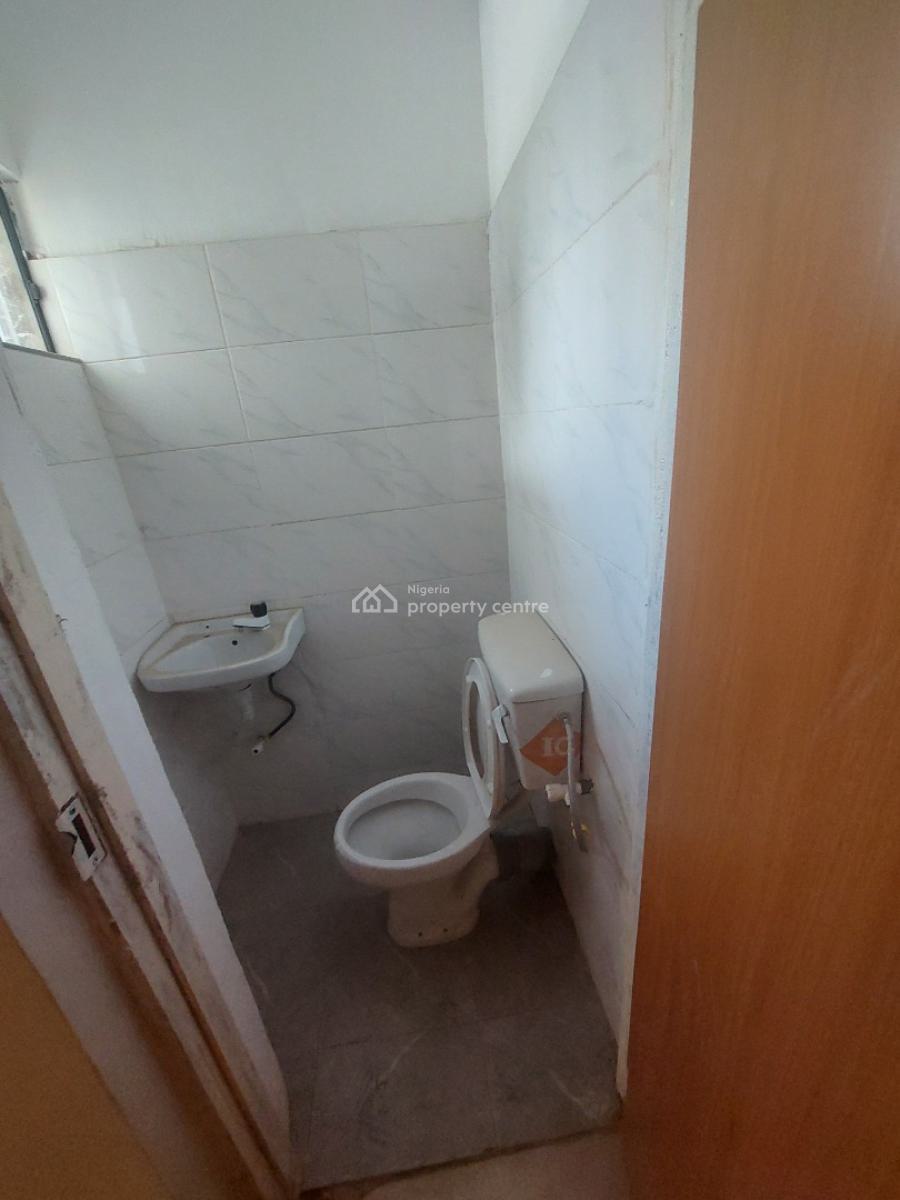 Spacious Room Self-contained, Ikeja, Lagos, Flat / Apartment for Rent