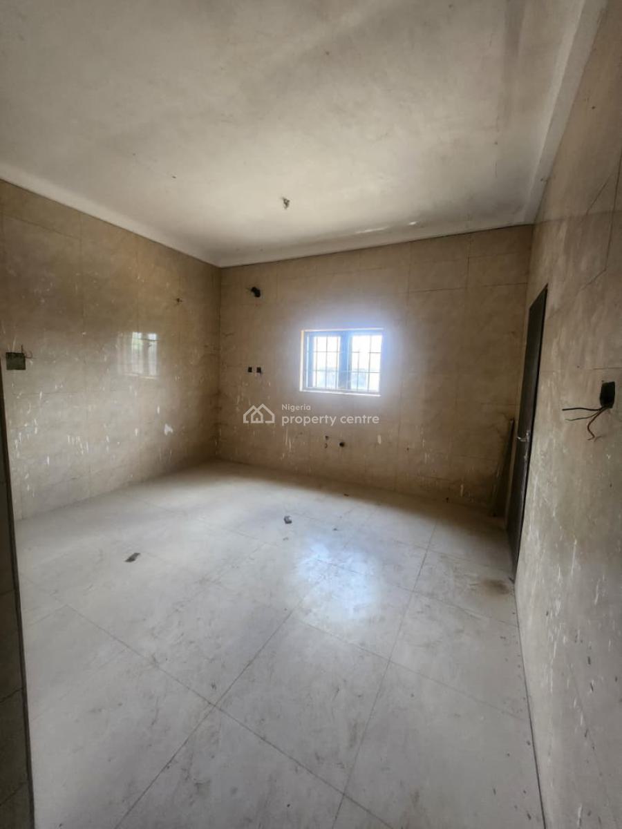 Well Spacious 4 Bedrooms Townhouse with Bq., Dawaki, Gwarinpa, Abuja, House for Sale