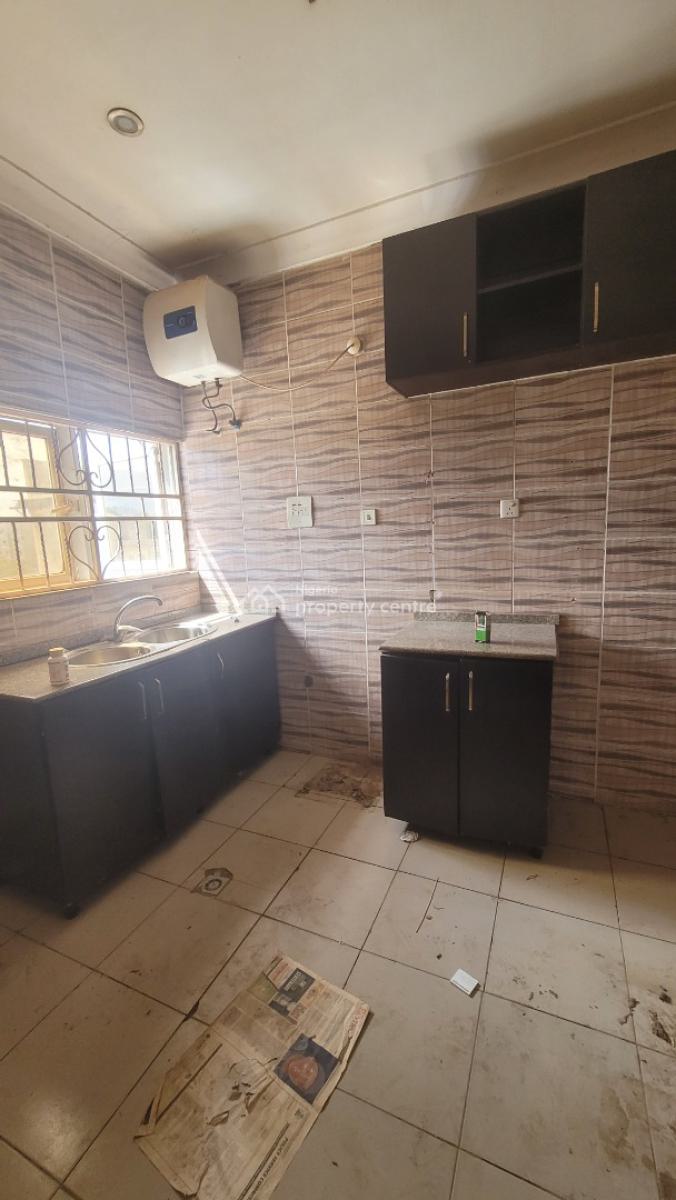 Luxury 2 Bedroom Flat on The 2nd Floor, By American International School, Durumi, Abuja, Flat / Apartment for Rent