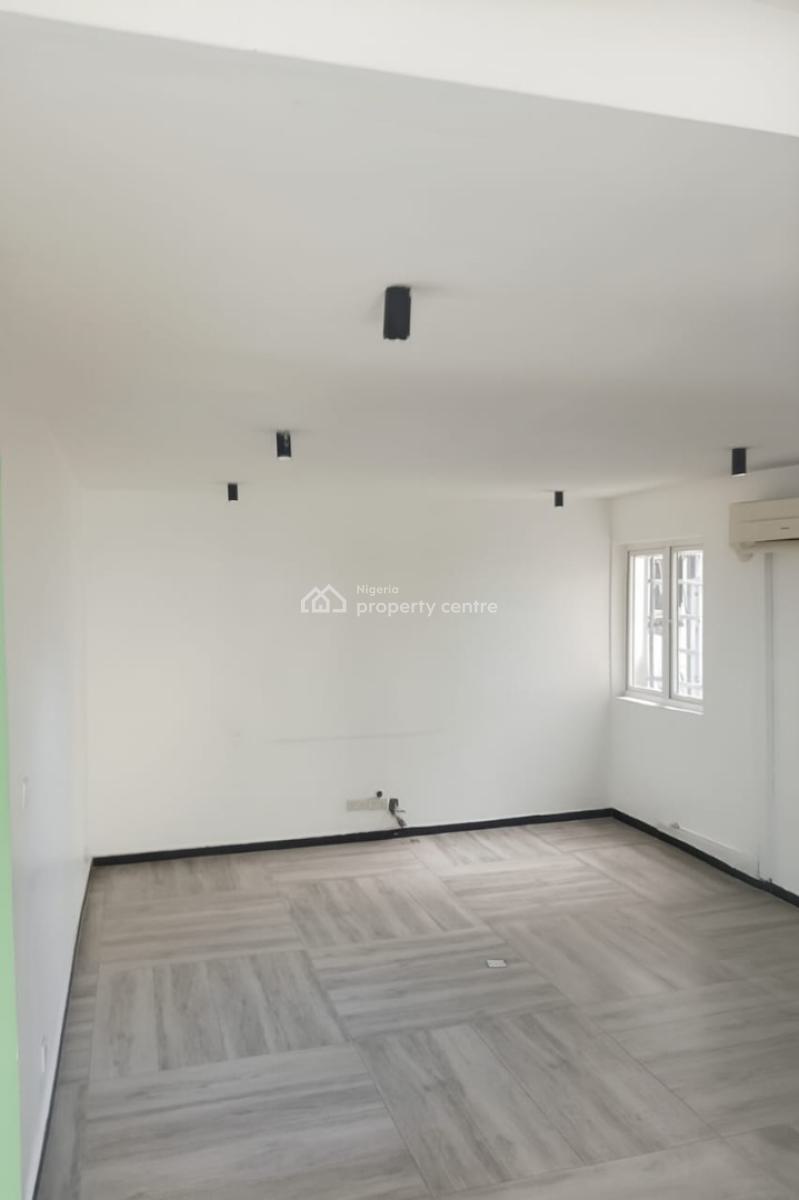 5-bedroom Split Level House with Bq Suited for Commercial Use, Lekki Phase 1, Lekki, Lagos, Commercial Property for Rent