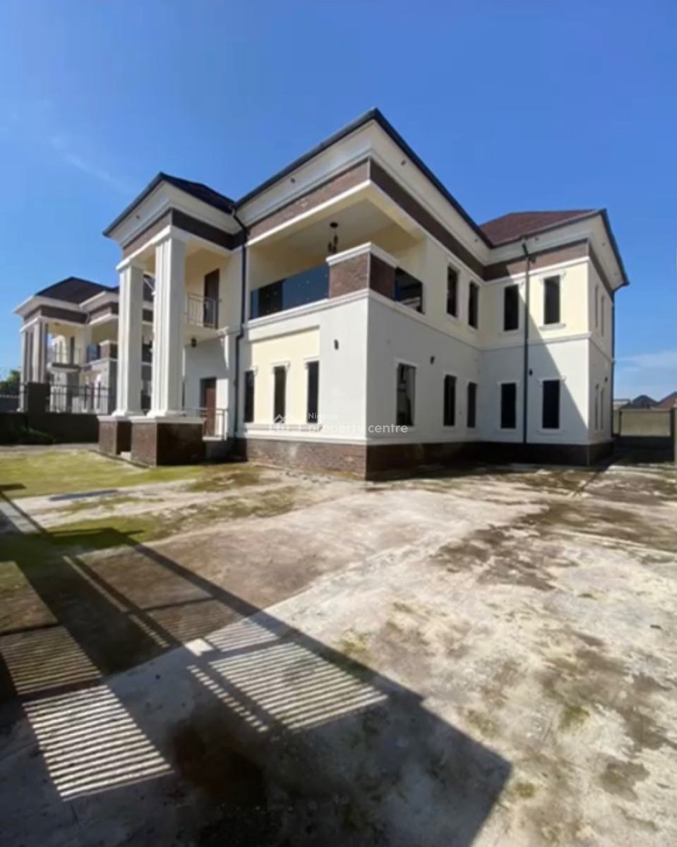 Exquisite 5 Bedroom En-suite Duplex + Bq+ Large Car Park, Lugbe District, Abuja, Detached Duplex for Sale