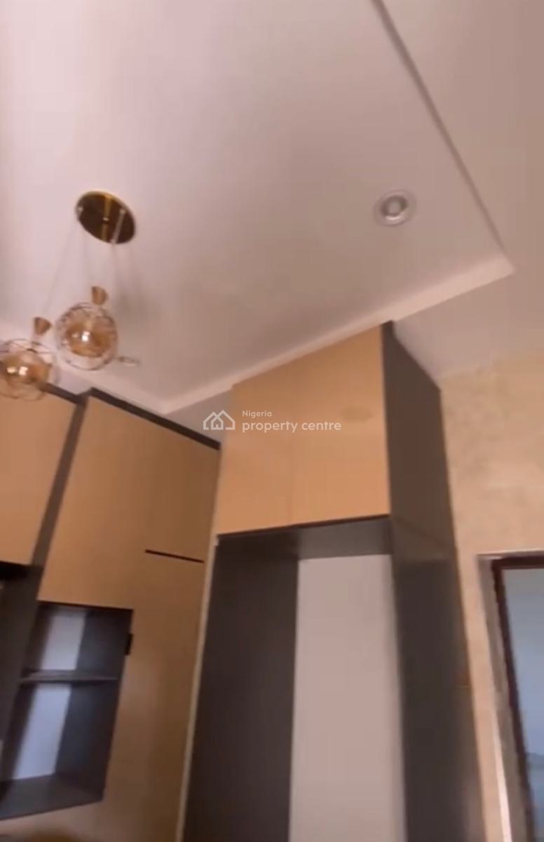 Exquisite 5 Bedroom En-suite Duplex + Bq+ Large Car Park, Lugbe District, Abuja, Detached Duplex for Sale