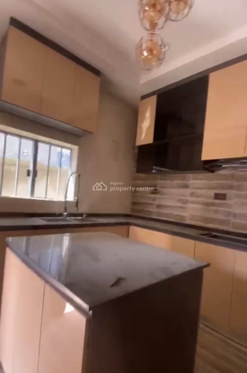 Exquisite 5 Bedroom En-suite Duplex + Bq+ Large Car Park, Lugbe District, Abuja, Detached Duplex for Sale