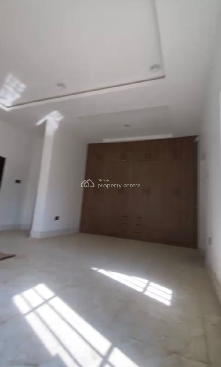 Exquisite 5 Bedroom En-suite Duplex + Bq+ Large Car Park, Lugbe District, Abuja, Detached Duplex for Sale