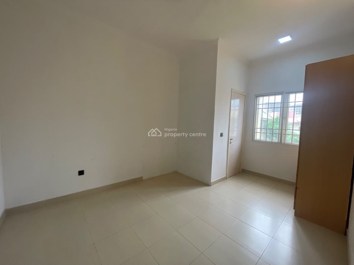 a 3 Bedroom Terrace with Swimming Pool and Bq, Lekki Phase 1, Lekki, Lagos, Terraced Duplex for Rent