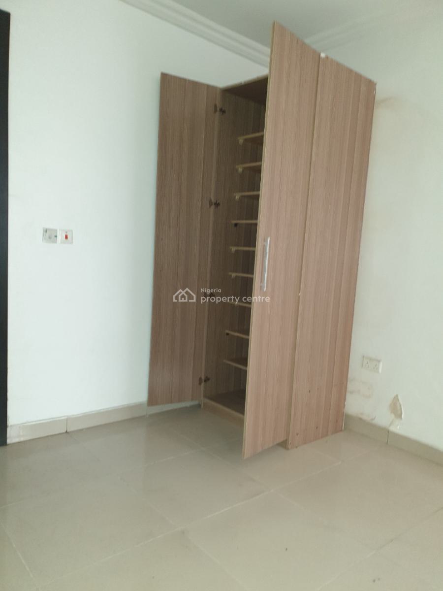 Spacious 3 Bedroom, Osapa, Lekki, Lagos, Flat / Apartment for Rent