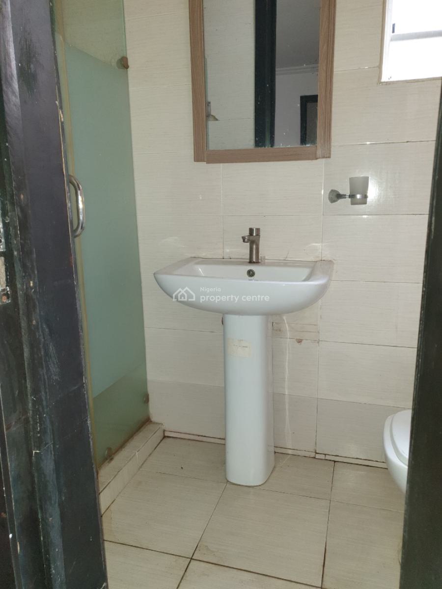 Spacious 3 Bedroom, Osapa, Lekki, Lagos, Flat / Apartment for Rent