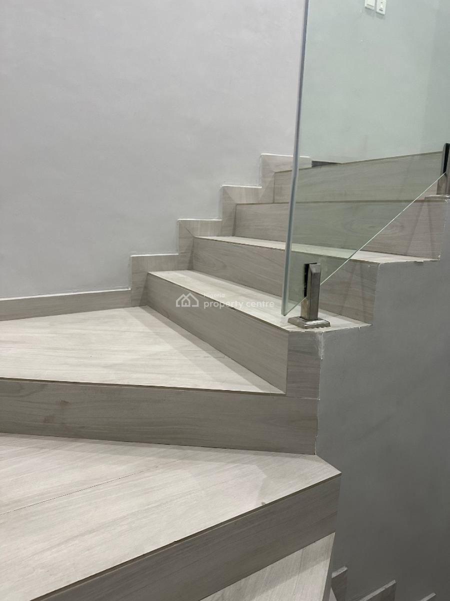 3 Bedroom Flat, Off Admiralty Way, Lekki Phase 1, Lekki, Lagos, Flat / Apartment for Rent