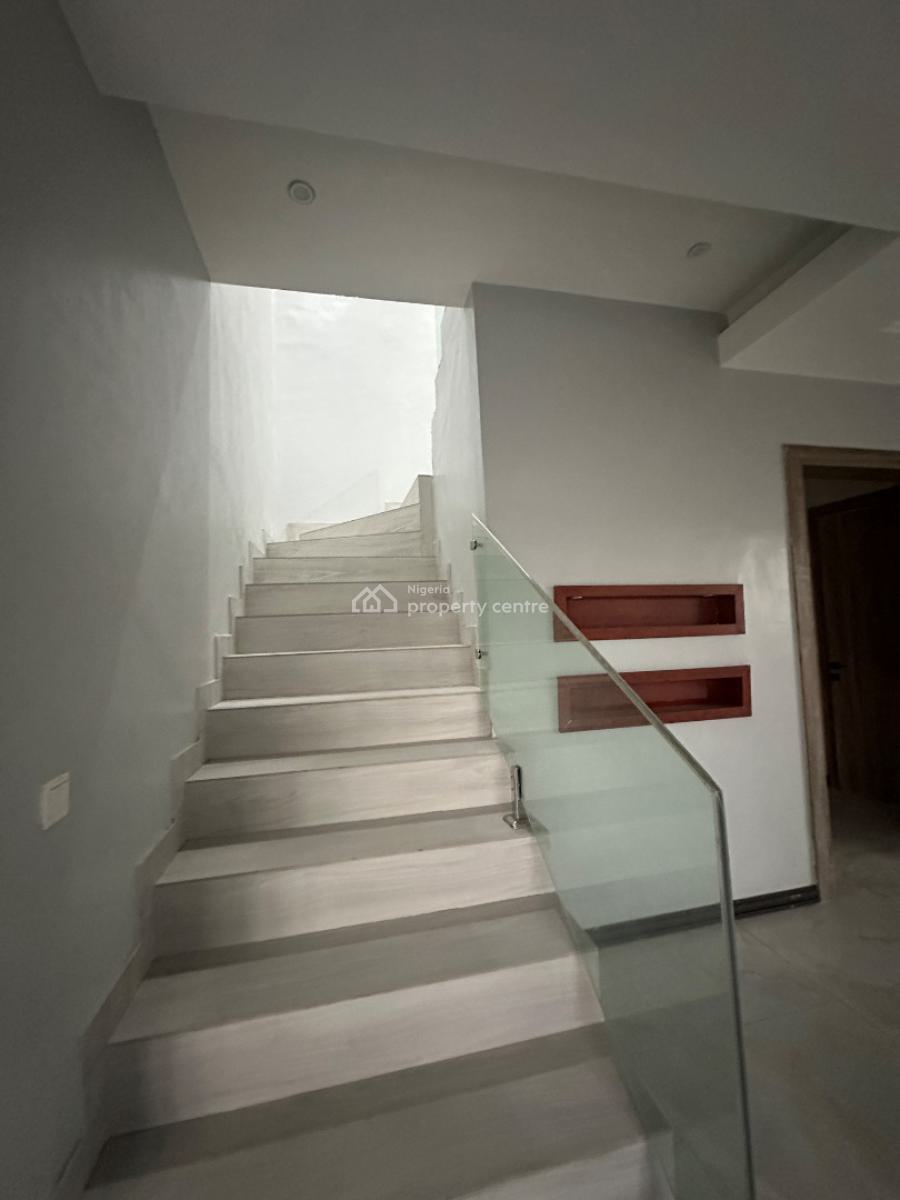 3 Bedroom Flat, Off Admiralty Way, Lekki Phase 1, Lekki, Lagos, Flat / Apartment for Rent