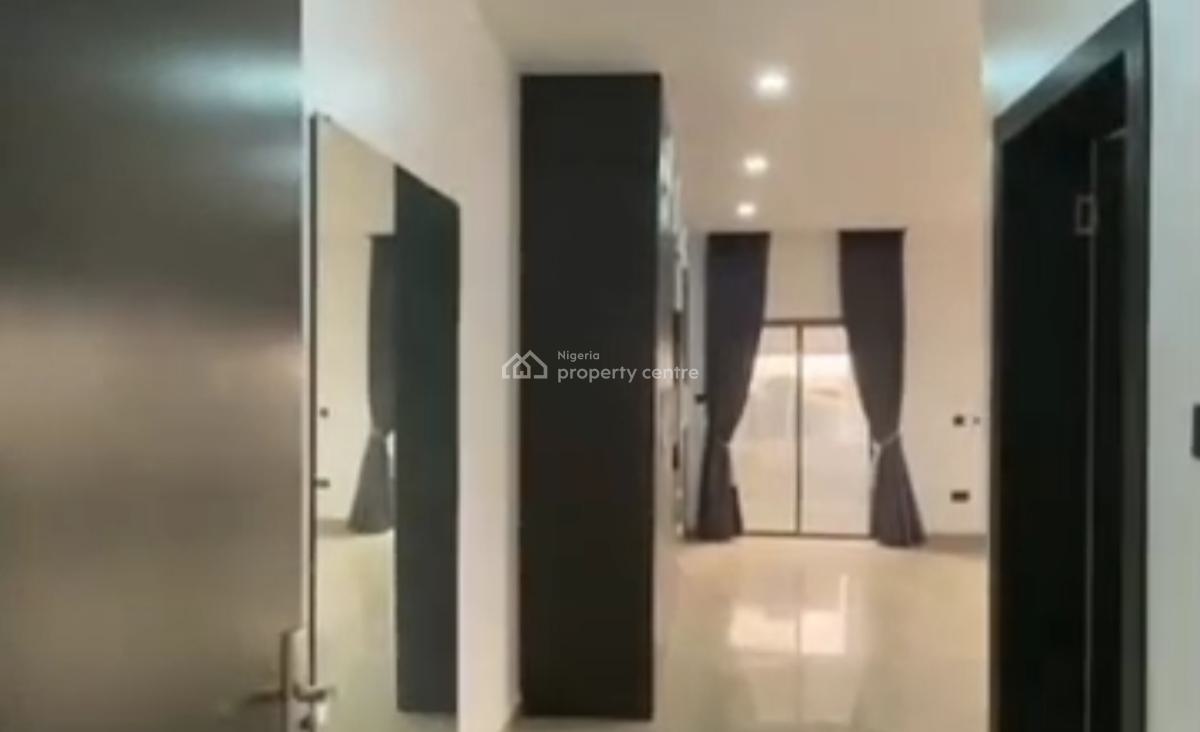 Luxury & Spacious 3 Bedroom Penthouse Apartment Serviced with Elevator, Ifako, Gbagada, Lagos, Flat / Apartment for Sale