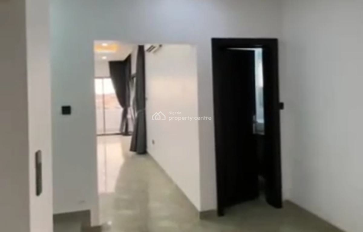 Luxury & Spacious 3 Bedroom Penthouse Apartment Serviced with Elevator, Ifako, Gbagada, Lagos, Flat / Apartment for Sale
