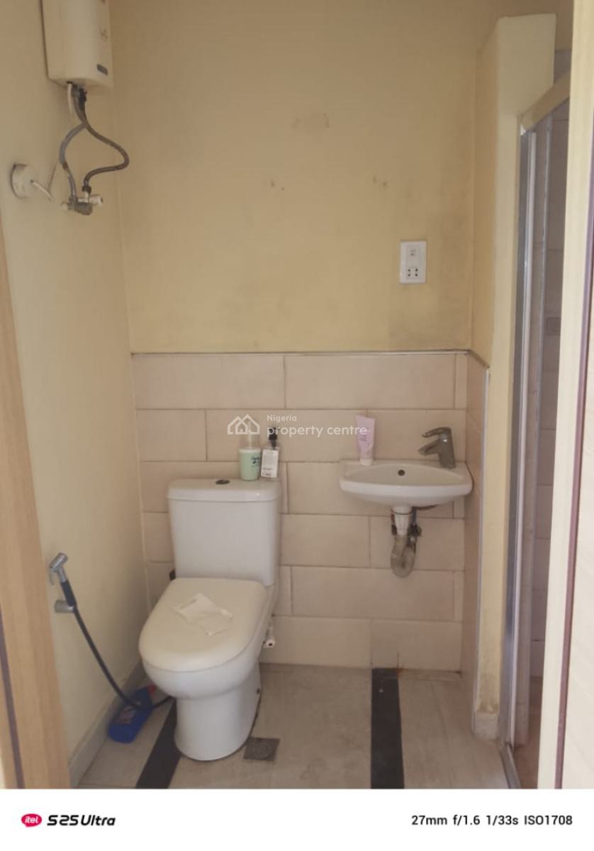 Well Maintained 2 Bedroom Maisonette, Agungi, Lekki, Lagos, Flat / Apartment for Rent
