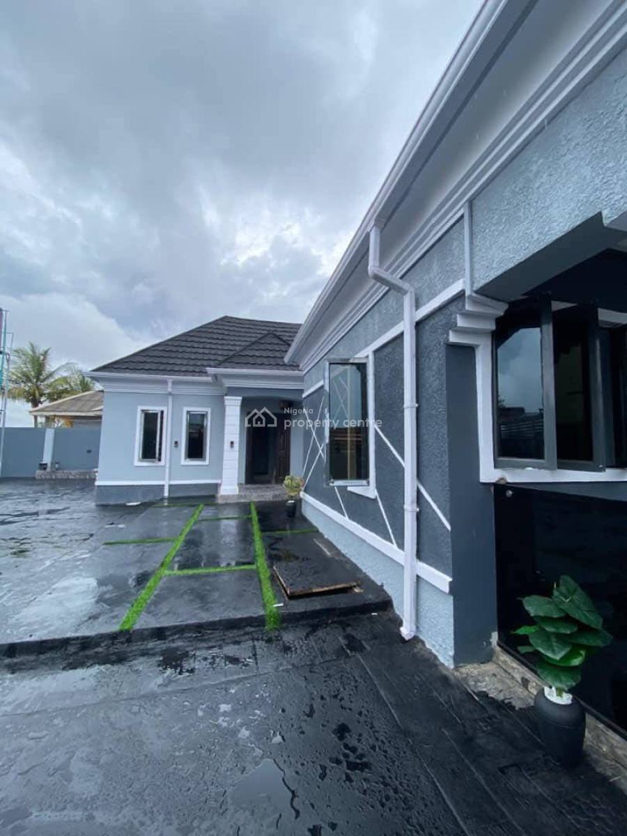 Well Built 3 Bedroom Bungalow with 1 Bedroom Flat Bq, Ateere Tipper Garage, Akala Express, Ibadan, Oyo, Detached Bungalow for Sale