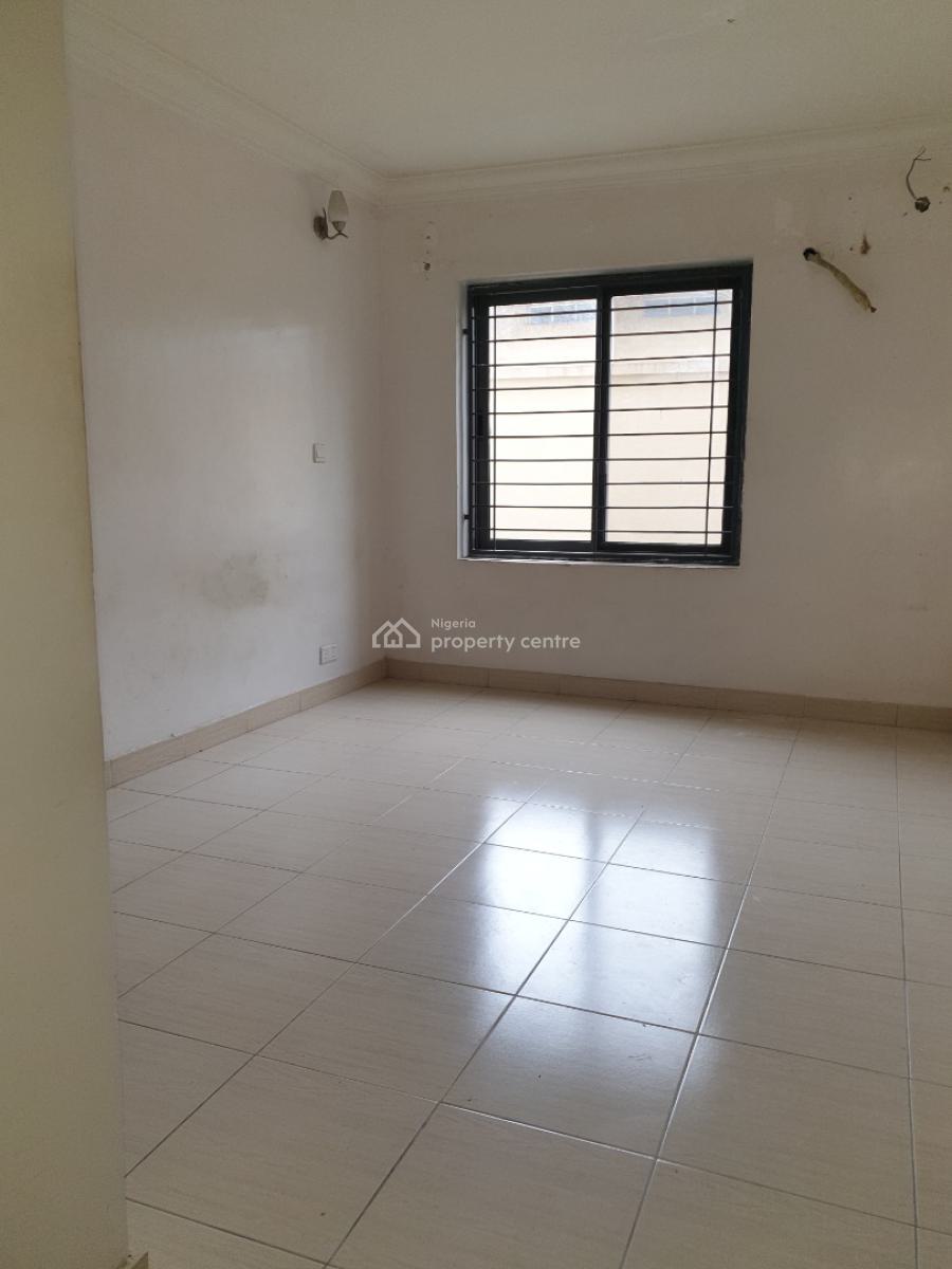 Spacious 3 Bedroom Flat, Osapa, Lekki, Lagos, Flat / Apartment for Rent