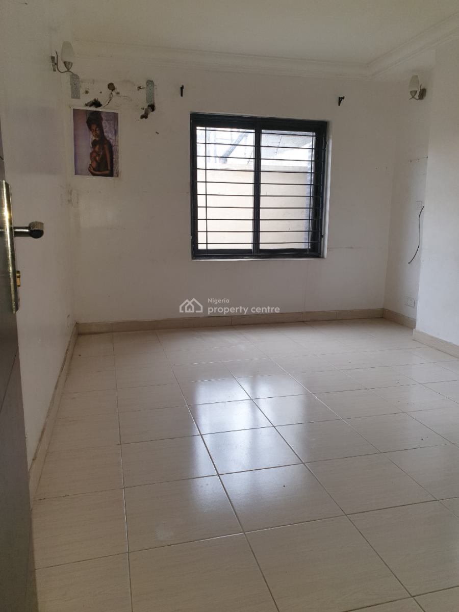 Spacious 3 Bedroom Flat, Osapa, Lekki, Lagos, Flat / Apartment for Rent