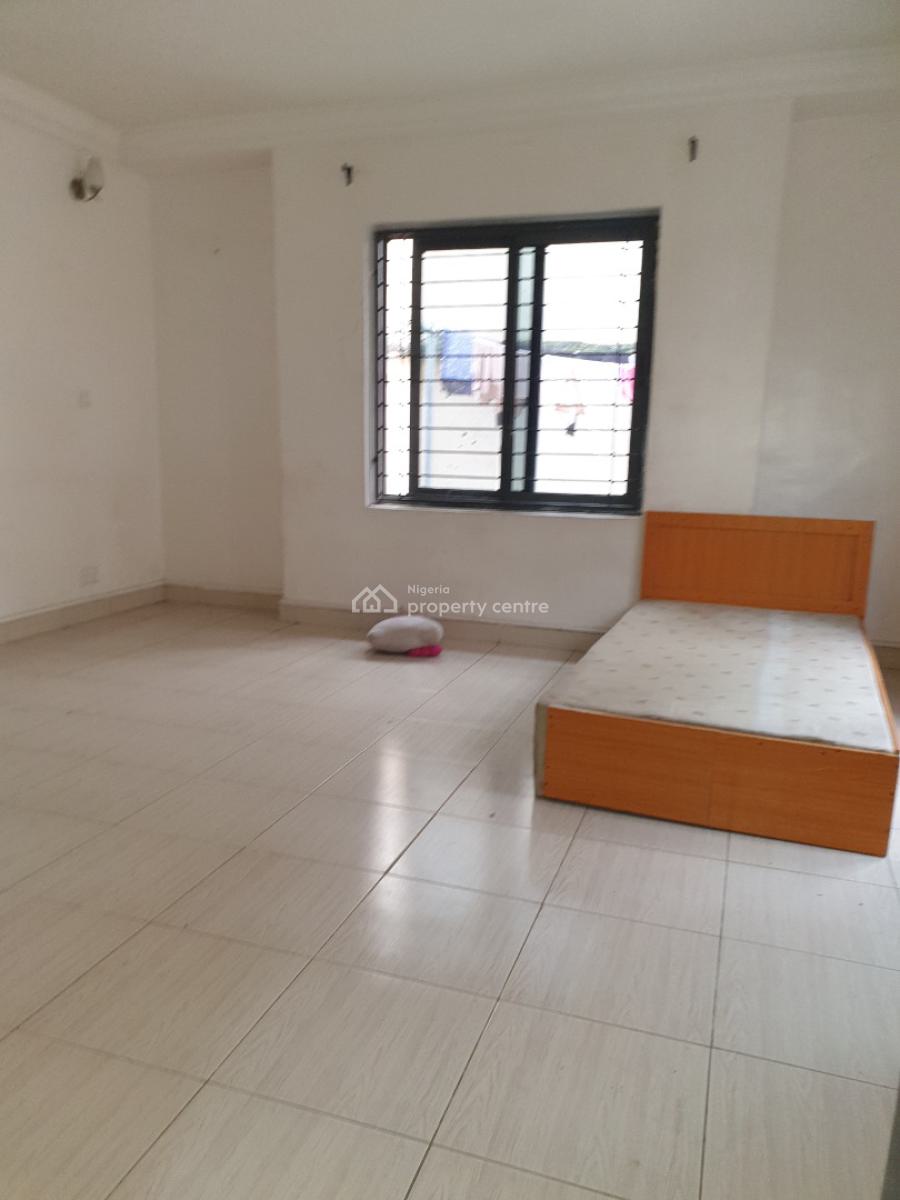 Spacious 3 Bedroom Flat, Osapa, Lekki, Lagos, Flat / Apartment for Rent