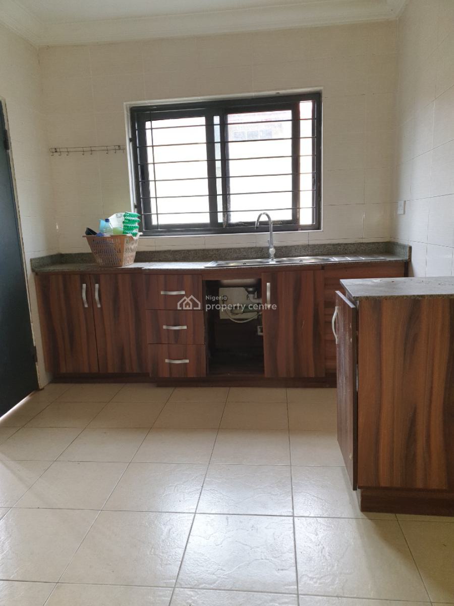 Spacious 3 Bedroom Flat, Osapa, Lekki, Lagos, Flat / Apartment for Rent