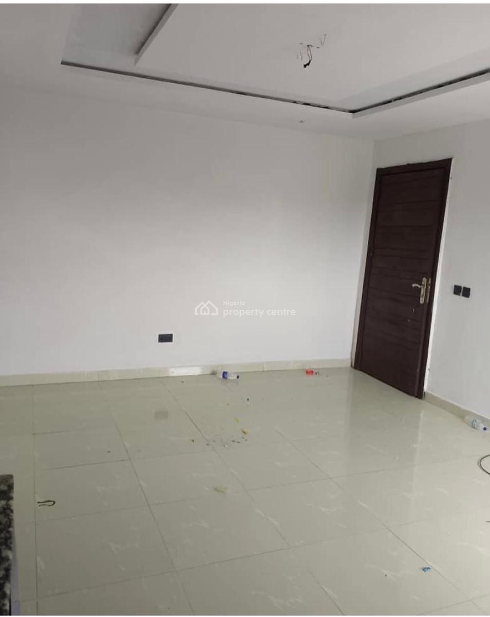 Spacious 1 Bedroom Apartment with Elevator, Lekki Phase 1, Lekki, Lagos, Flat / Apartment for Rent