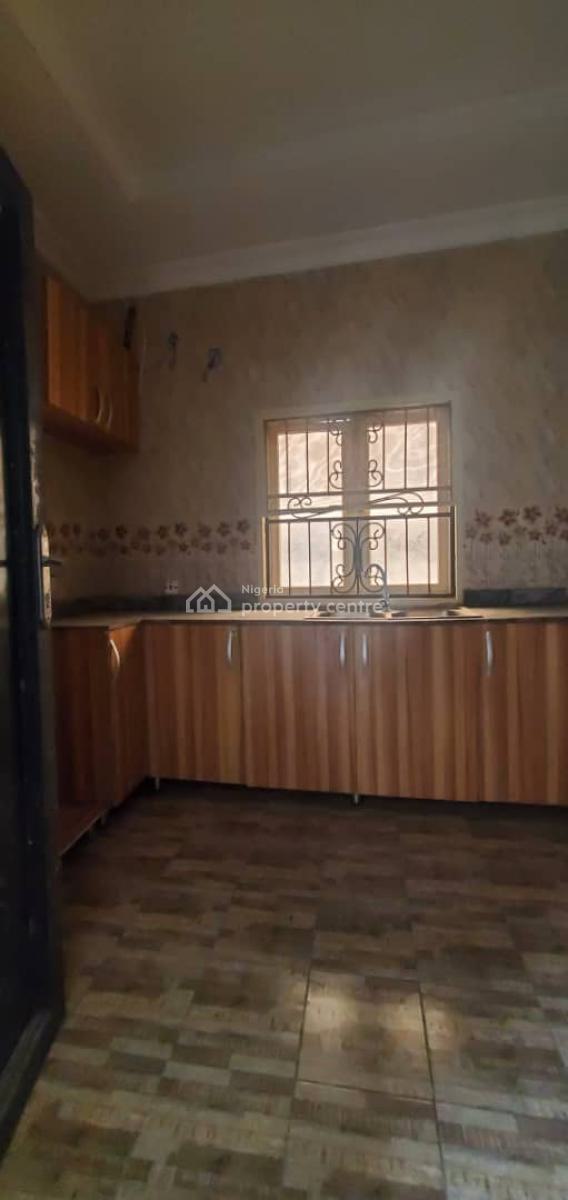 Spacious 2 Bedroom Flat, Osapa, Lekki, Lagos, Flat / Apartment for Rent