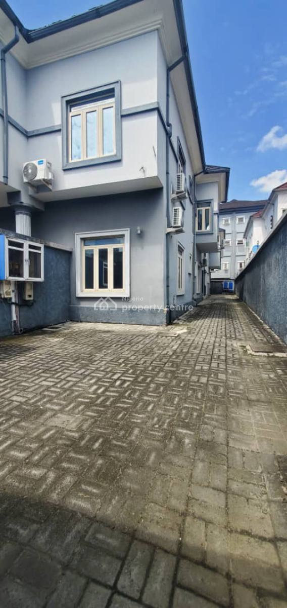 Spacious 2 Bedroom Flat, Osapa, Lekki, Lagos, Flat / Apartment for Rent