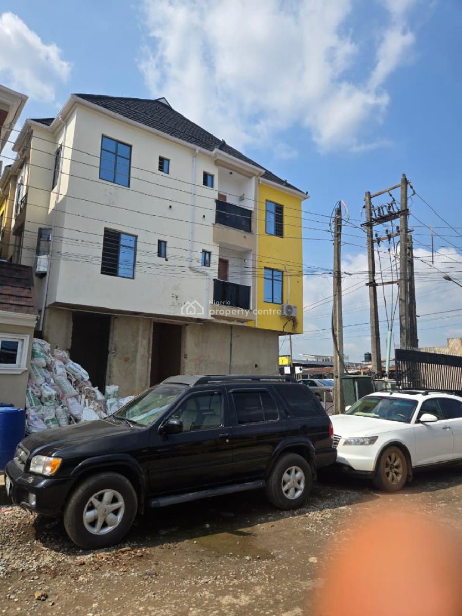 Very Big Standard Roomself Contained, Pop Water, Heater, Wardrobe, Onigbonbgbo Lcda, Maryland, Lagos, Self Contain (single Rooms) for Rent