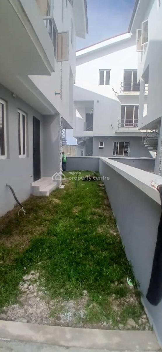 Massive Semi Detached Duplex, Twins Lake Chevron Lekki Lagos, Lekki, Lagos, Flat / Apartment for Rent
