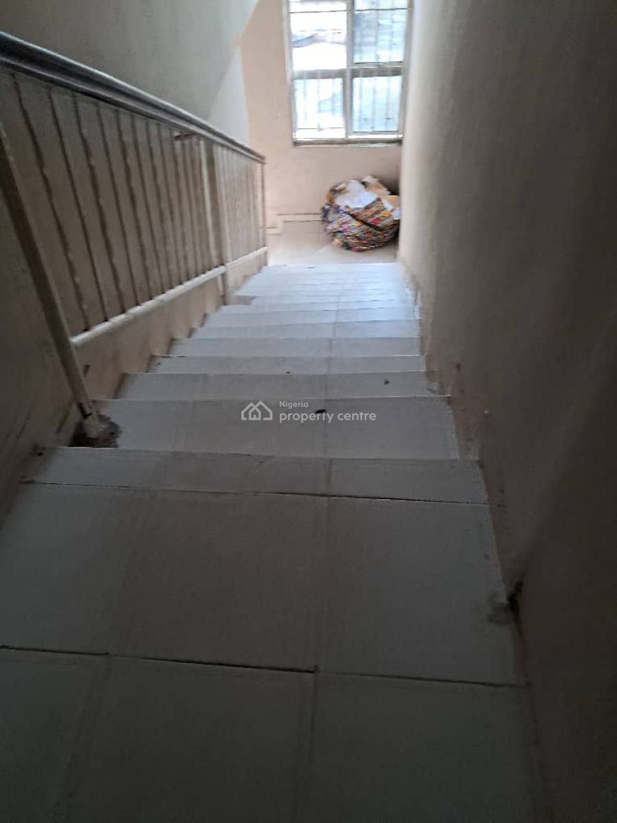 Spacious 2-bedroom Flat Upstairs, Okun Ajah, Ajah, Lagos, Flat / Apartment for Rent