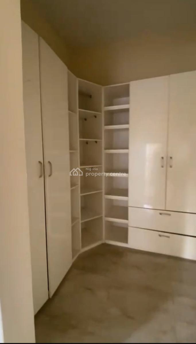 Masters Bedroom Shared, Ologolo, Lekki, Lagos, Flat / Apartment for Rent