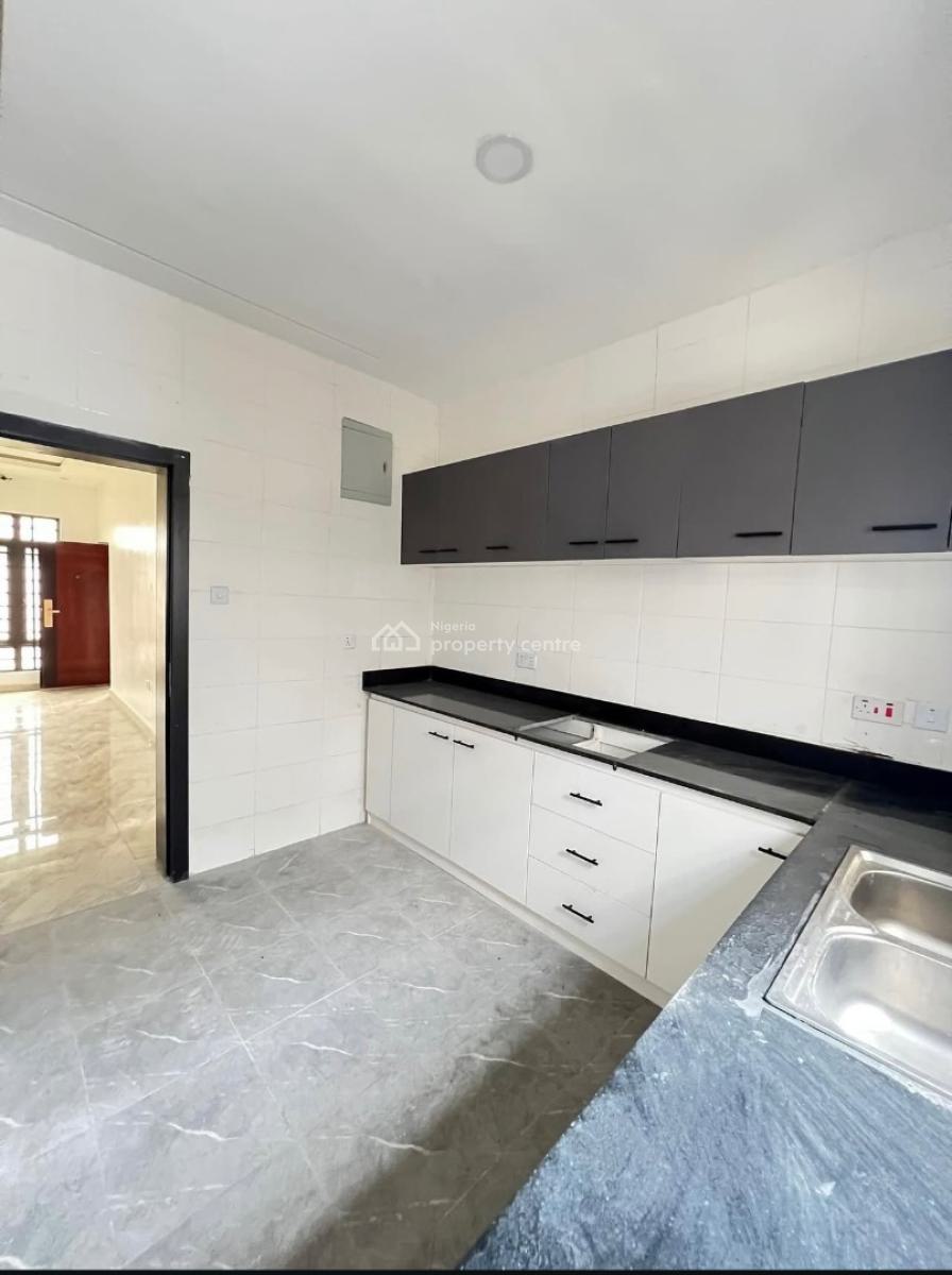 Nice and Spacious 2 Bedroom Apartment, Ologolo Agungi Lekki Lagos, Lekki, Lagos, Flat / Apartment for Sale