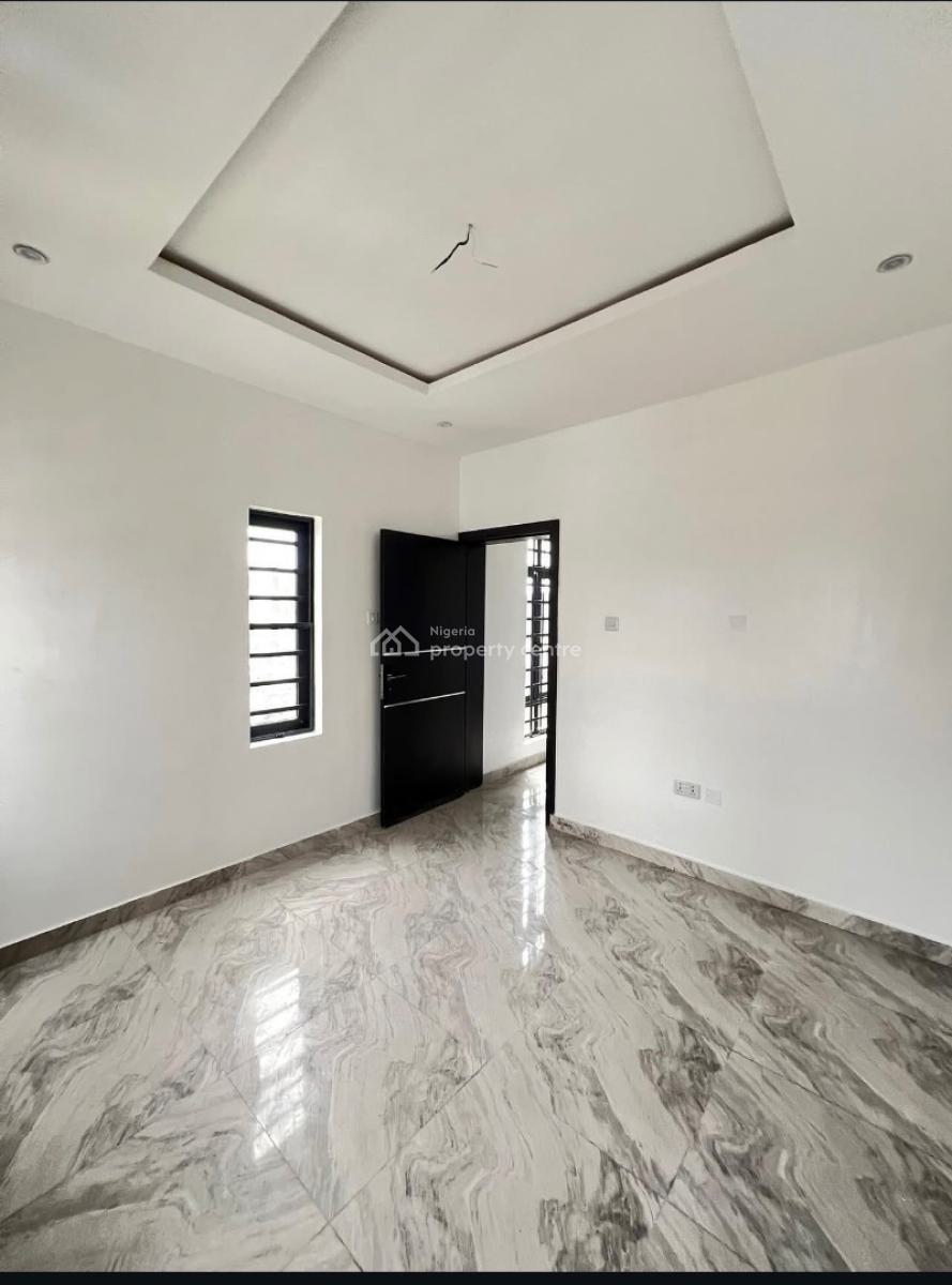 Nice and Spacious 2 Bedroom Apartment, Ologolo Agungi Lekki Lagos, Lekki, Lagos, Flat / Apartment for Sale