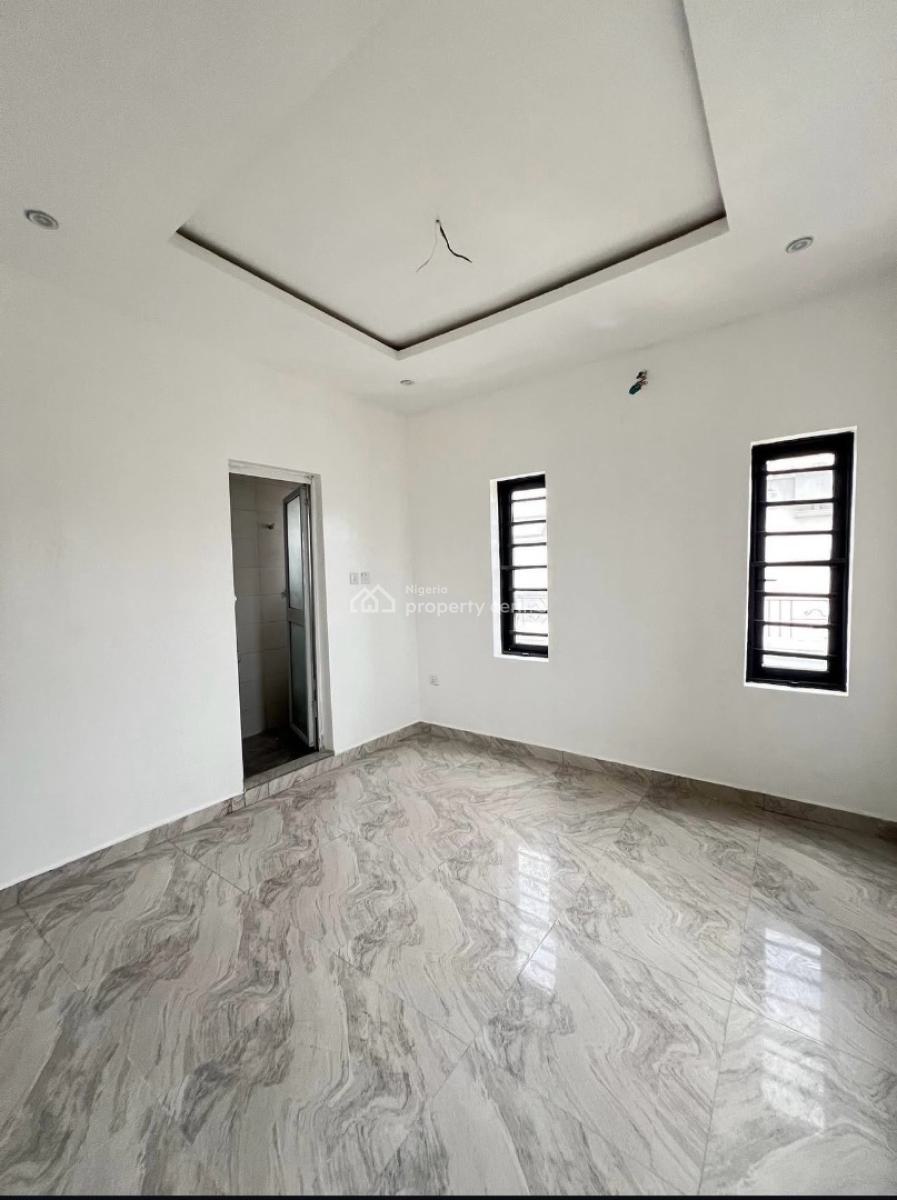 Nice and Spacious 2 Bedroom Apartment, Ologolo Agungi Lekki Lagos, Lekki, Lagos, Flat / Apartment for Sale