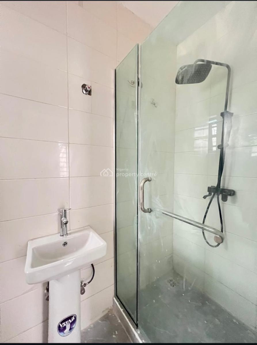 Nice and Spacious 2 Bedroom Apartment, Ologolo Agungi Lekki Lagos, Lekki, Lagos, Flat / Apartment for Sale