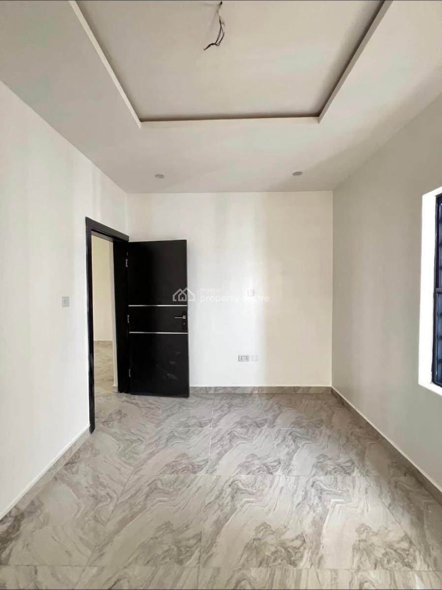 Nice and Spacious 2 Bedroom Apartment, Ologolo Agungi Lekki Lagos, Lekki, Lagos, Flat / Apartment for Sale