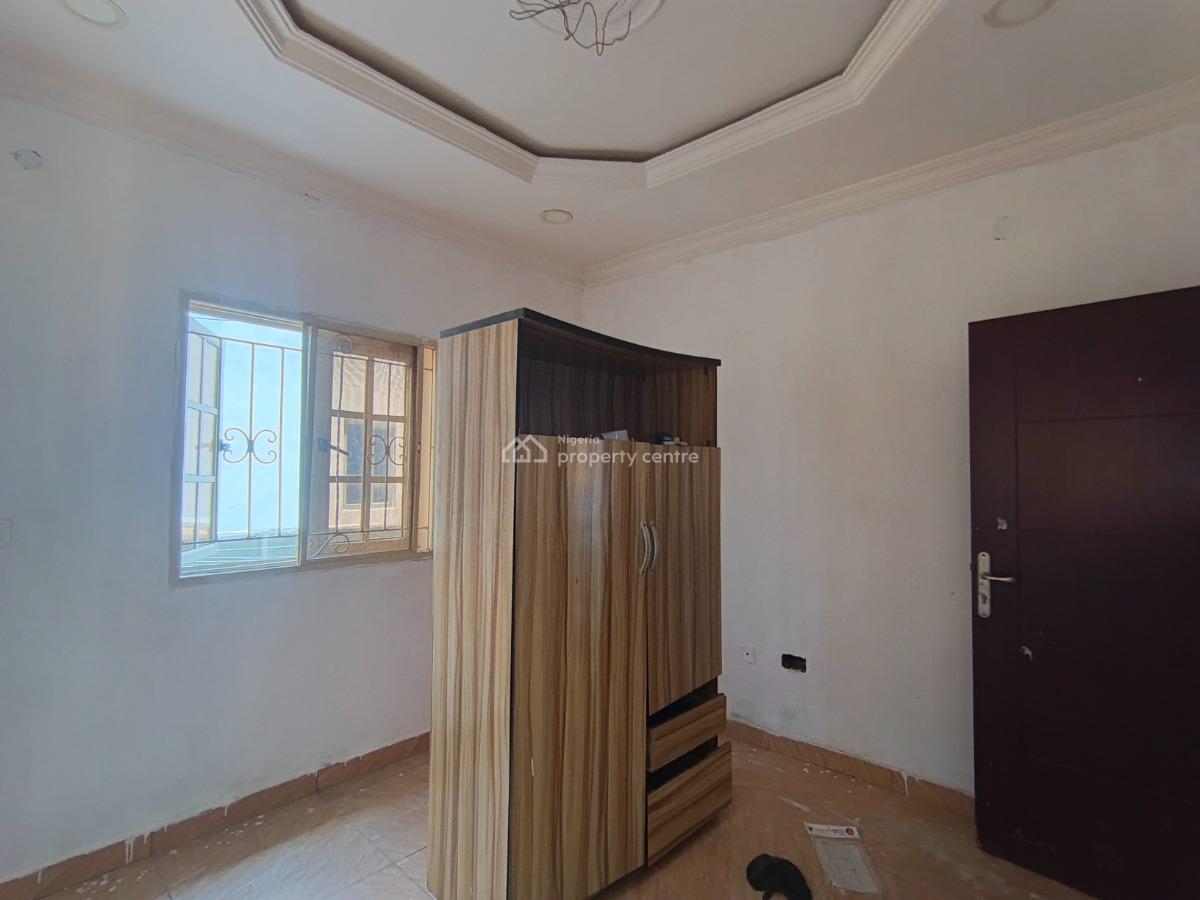 3 Bedroom Flats, Igbogbi Road, Ebute, Ikorodu, Lagos, Flat / Apartment for Rent
