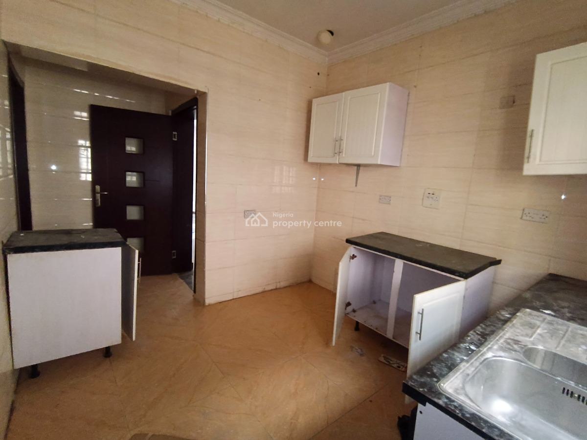 3 Bedroom Flats, Igbogbi Road, Ebute, Ikorodu, Lagos, Flat / Apartment for Rent
