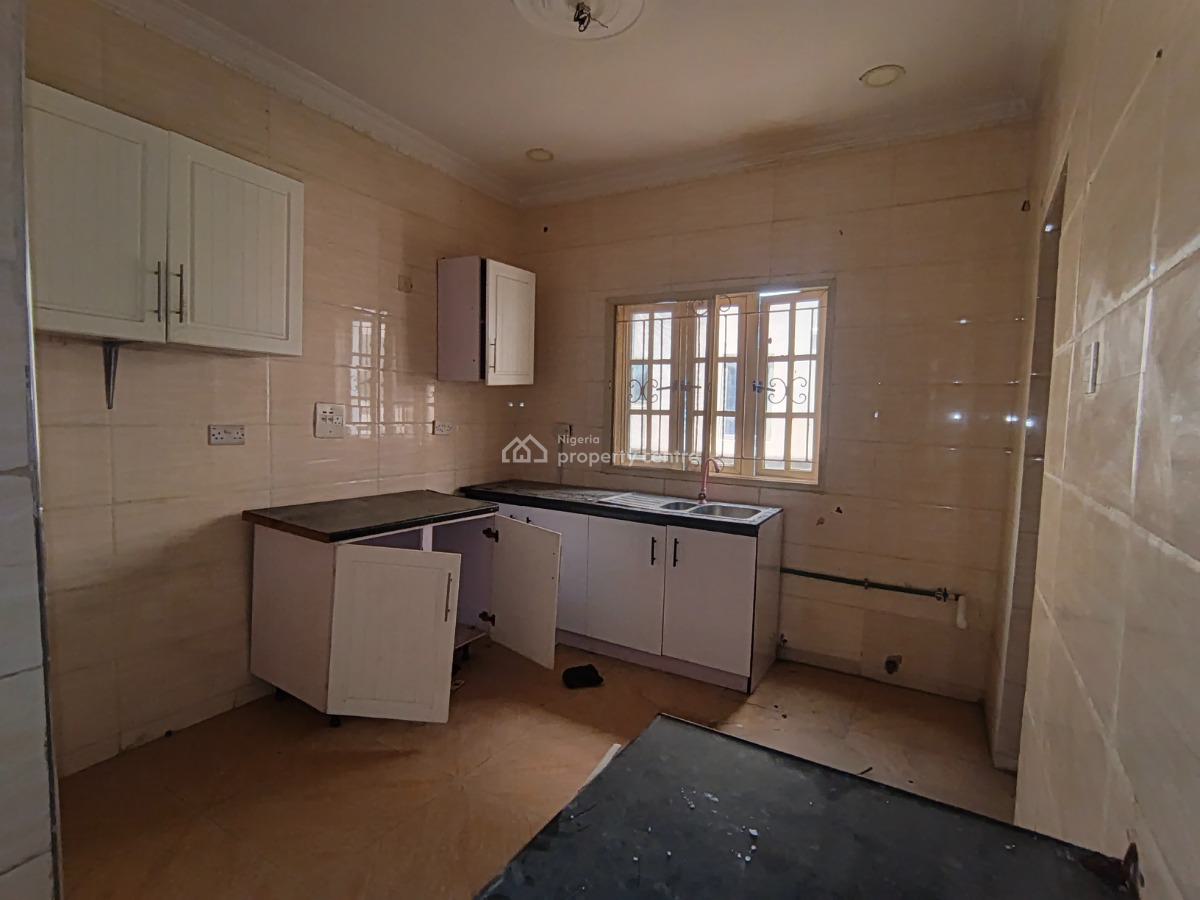 3 Bedroom Flats, Igbogbi Road, Ebute, Ikorodu, Lagos, Flat / Apartment for Rent