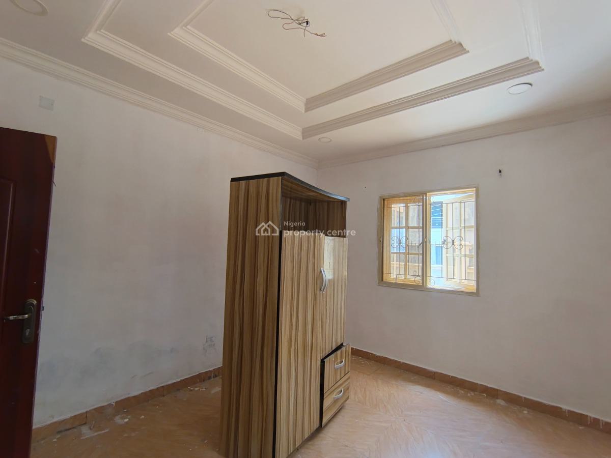 3 Bedroom Flats, Igbogbi Road, Ebute, Ikorodu, Lagos, Flat / Apartment for Rent