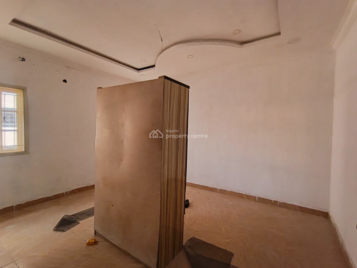 3 Bedroom Flats, Igbogbi Road, Ebute, Ikorodu, Lagos, Flat / Apartment for Rent