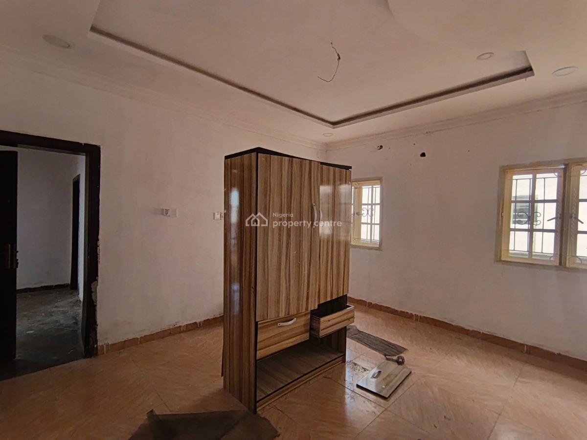 3 Bedroom Flats, Igbogbi Road, Ebute, Ikorodu, Lagos, Flat / Apartment for Rent