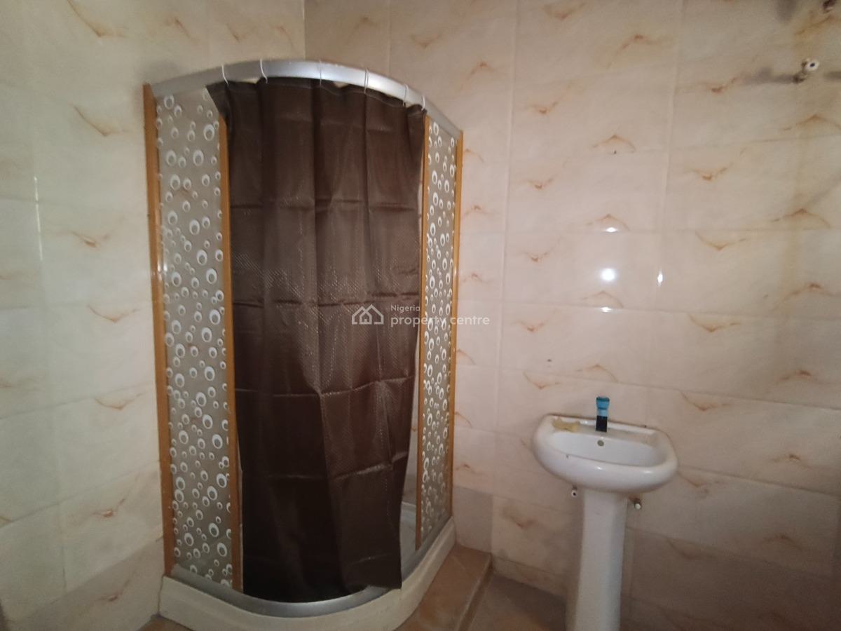 3 Bedroom Flats, Igbogbi Road, Ebute, Ikorodu, Lagos, Flat / Apartment for Rent