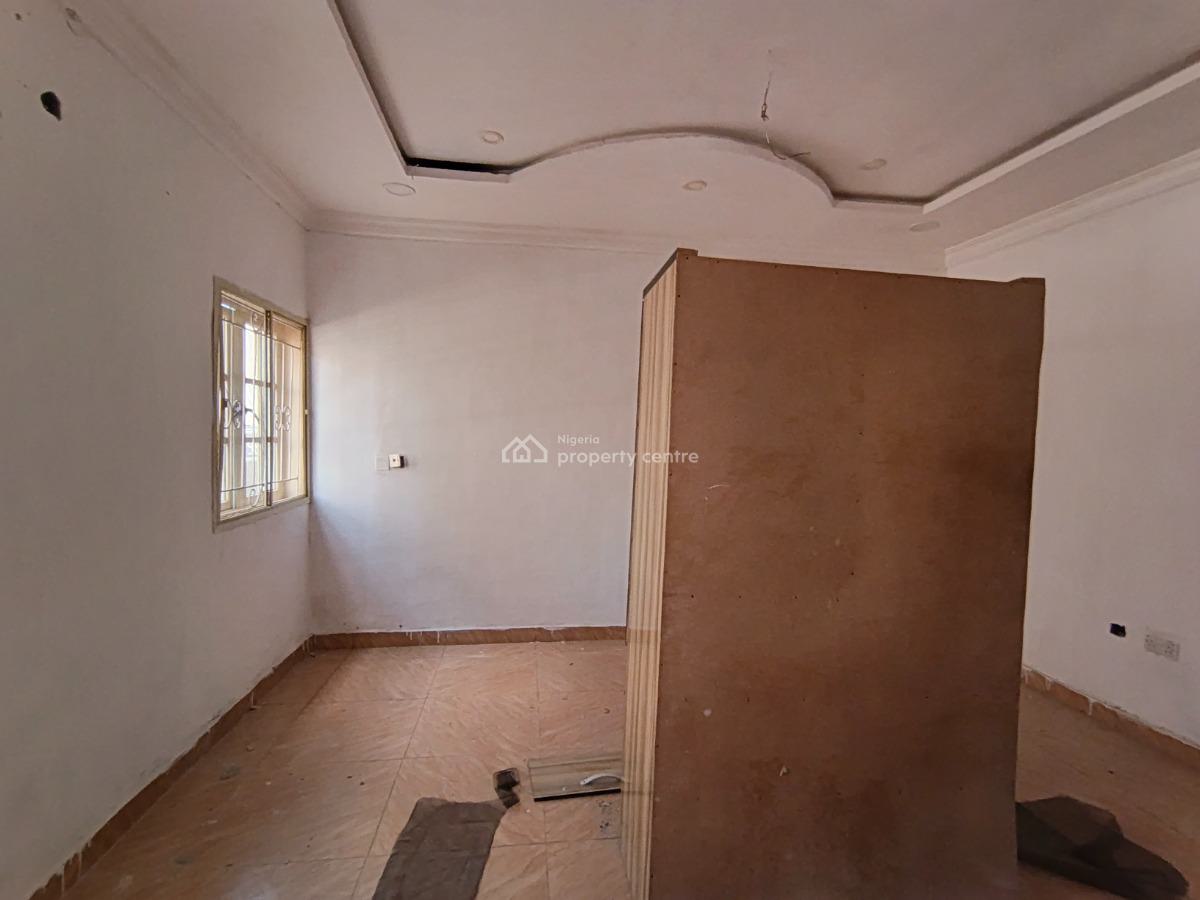 3 Bedroom Flats, Igbogbi Road, Ebute, Ikorodu, Lagos, Flat / Apartment for Rent
