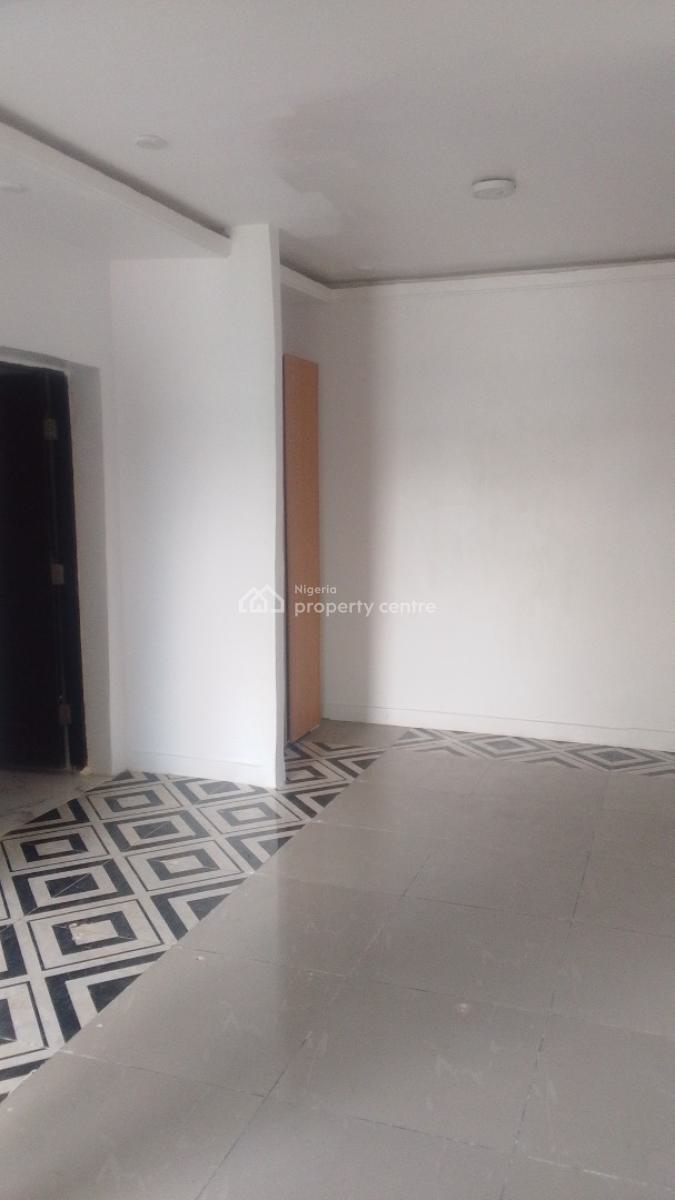 a Spacious Room Self Contained, Chevron Drive Paradise 3 Estate, Lekki, Lagos, Self Contain (single Rooms) for Rent