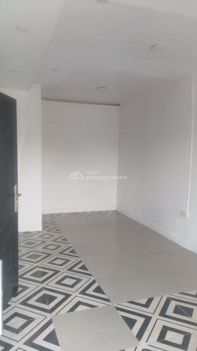 a Spacious Room Self Contained, Chevron Drive Paradise 3 Estate, Lekki, Lagos, Self Contain (single Rooms) for Rent