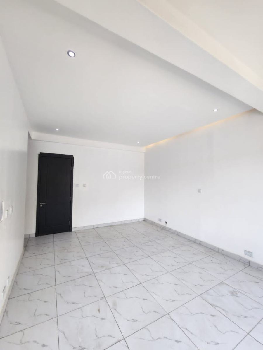 Brand New Four Bedroom Terraces with a Bq, Obanikoro Estate, Shomolu, Lagos, House for Sale