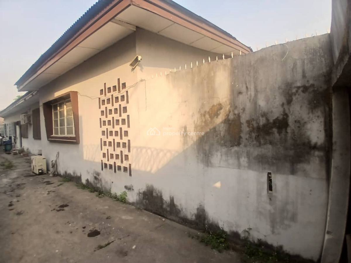 5 Bedroom Bungalow, Lawani Street, Onike, Yaba, Lagos, Detached Bungalow for Sale
