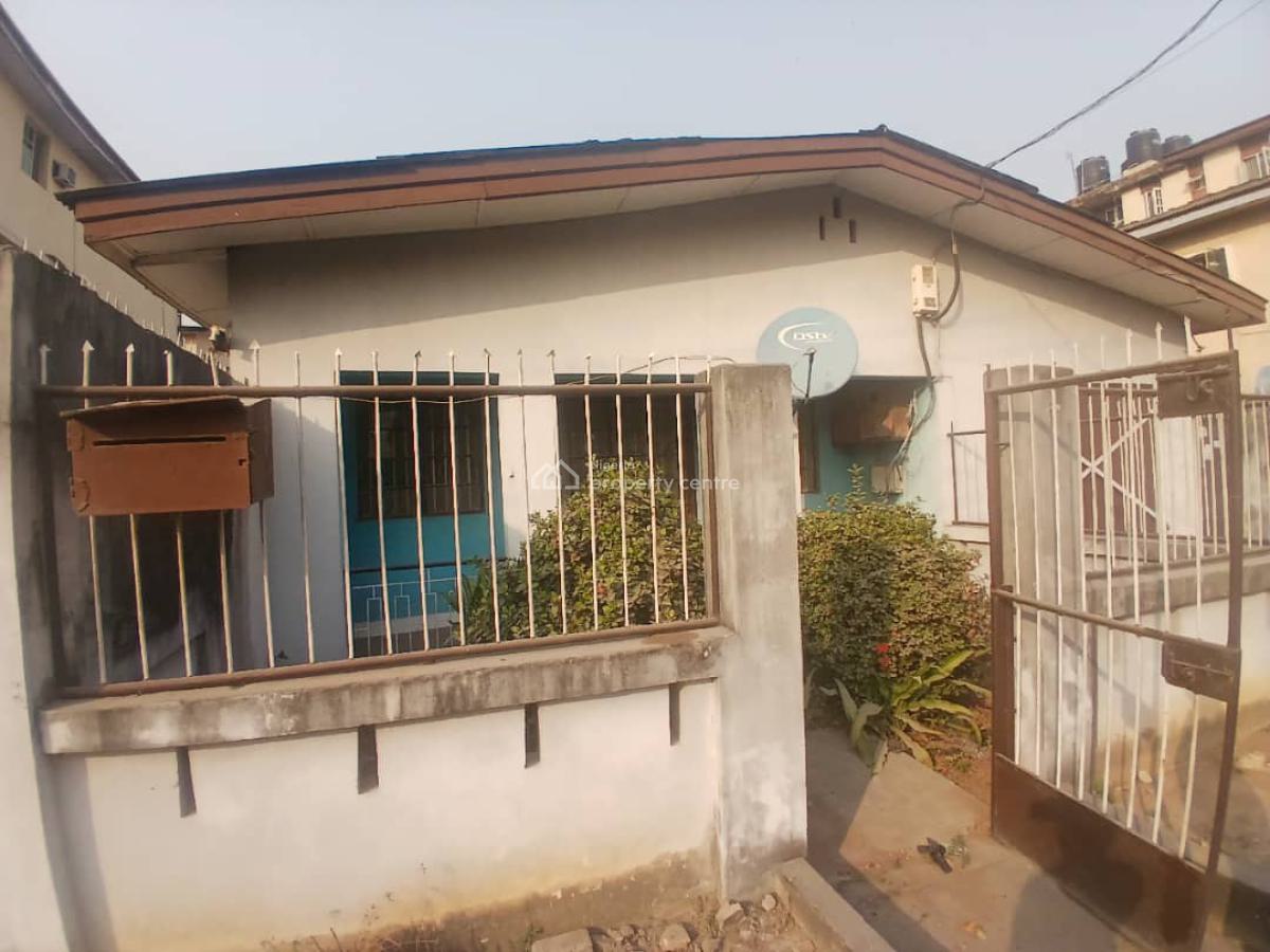 5 Bedroom Bungalow, Lawani Street, Onike, Yaba, Lagos, Detached Bungalow for Sale