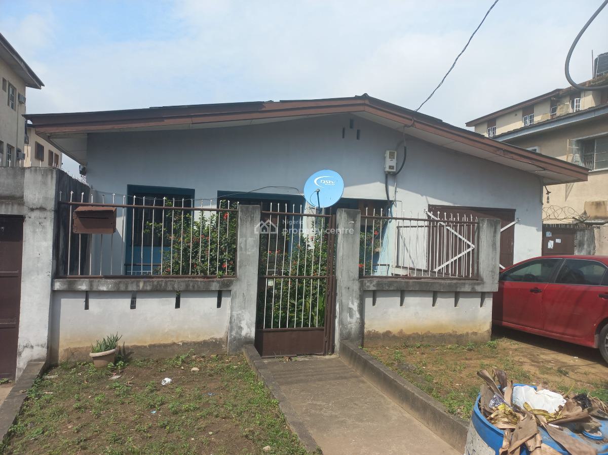 5 Bedroom Bungalow, Lawani Street, Onike, Yaba, Lagos, Detached Bungalow for Sale