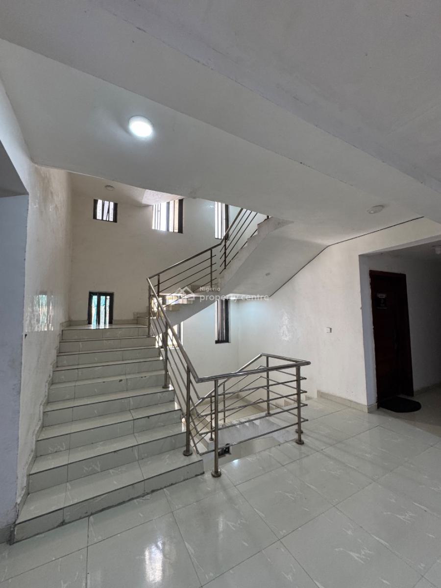 𝐖𝐄𝐋𝐋 𝐌𝐀𝐈𝐍𝐓𝐀𝐈𝐍𝐄𝐃 𝐌𝐈𝐍𝐈 𝐅𝐋𝐀𝐓, Ikate, Lekki, Lagos, Mini Flat (room and Parlour) for Rent
