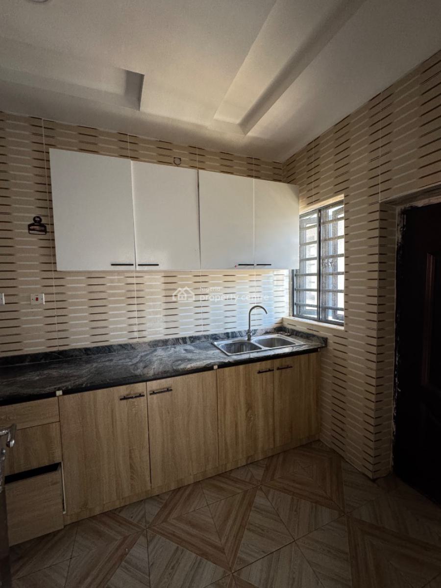 Well Maintained 2 Bedroom Apartment, Ikate, Lekki, Lagos, Flat / Apartment for Rent