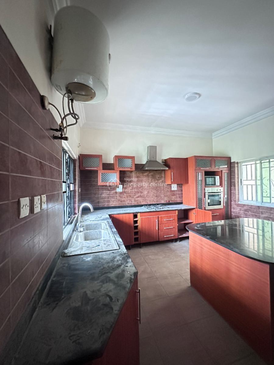 Luxury 3 Bedroom in a Serene Location, Off Admiralty, Lekki Phase 1, Lekki, Lagos, Flat / Apartment for Rent